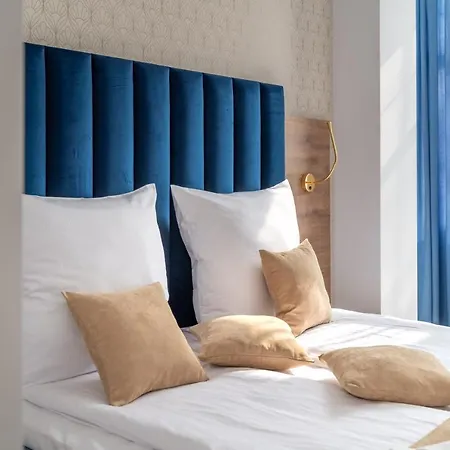 מלון דירות Helios 4*