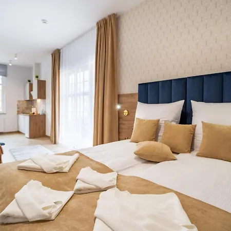 Helios מלון דירות 4*