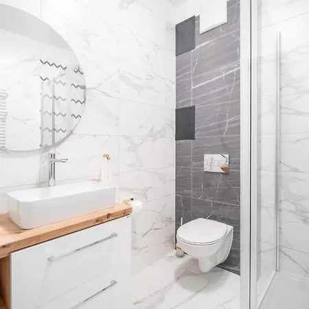 מלון דירות Helios 4*