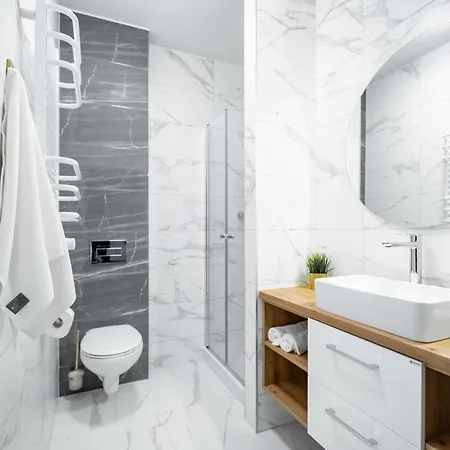 מלון דירות Helios 4*