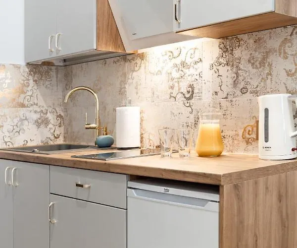 Helios 4* 斯维诺乌伊希切